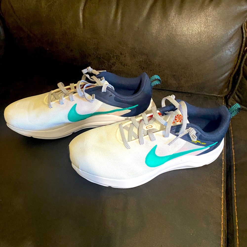 Nike 9.5 women’s shoes